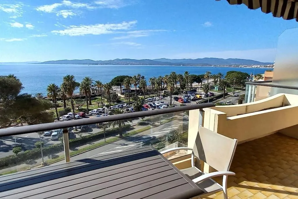 Vue Mer Exceptionnelle-Piscine Saint-Raphael  Saint-Raphael (Var)